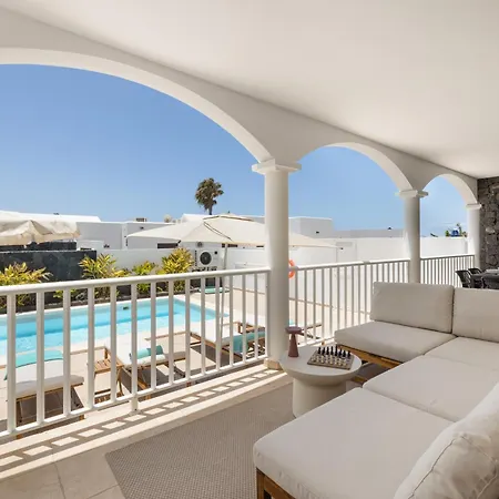 Amara - Sea Views & Private Heated Pool