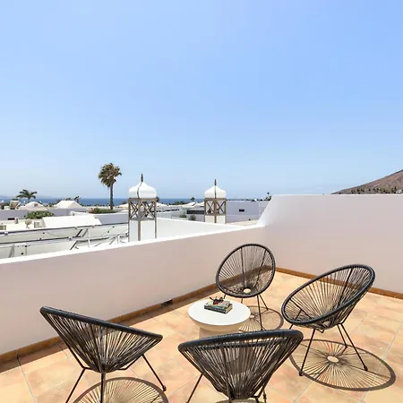 Amara - Sea Views & Private Heated Pool Willa