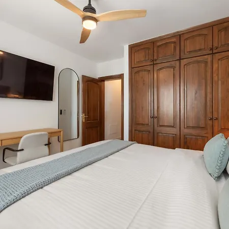 Amara - Sea Views & Private Heated Pool *