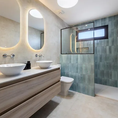 Amara - Sea Views & Private Heated Pool Playa Blanca (Lanzarote)