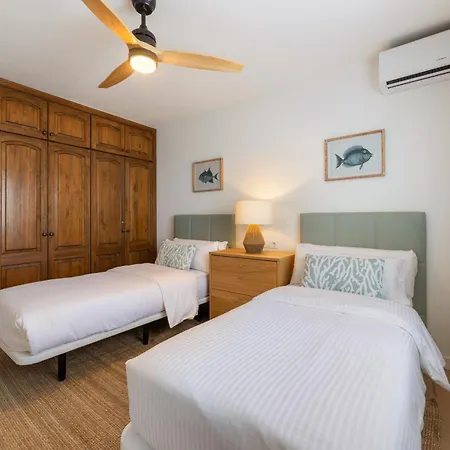 Willa Amara - Sea Views & Private Heated Pool *