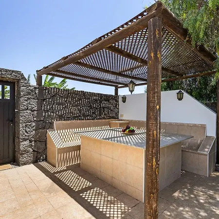 Willa Amara - Sea Views & Private Heated Pool *
