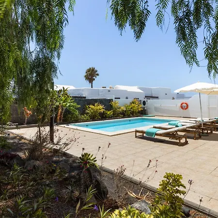 Willa Amara - Sea Views & Private Heated Pool Playa Blanca (Lanzarote)
