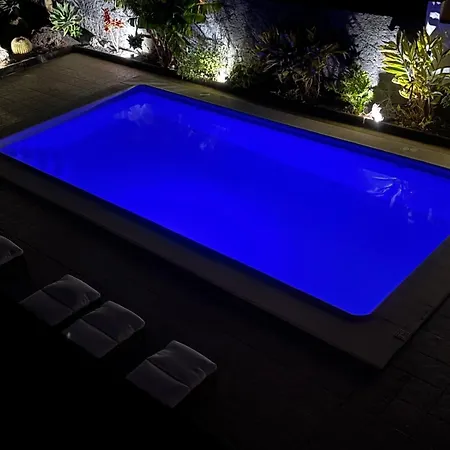 Amara - Sea Views & Private Heated Pool Willa