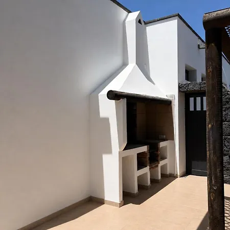 Willa Amara - Sea Views & Private Heated Pool Playa Blanca (Lanzarote)